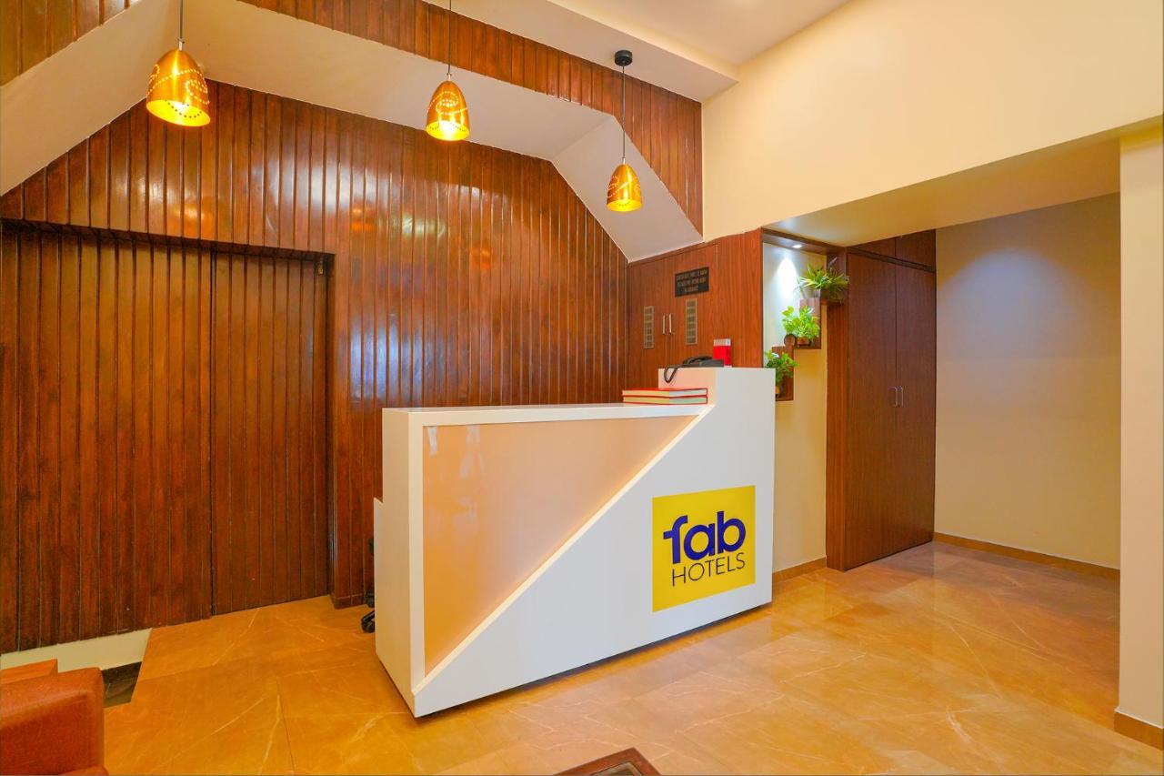 Fabexpress Colaba Grand Hotel Mumbai Bagian luar foto
