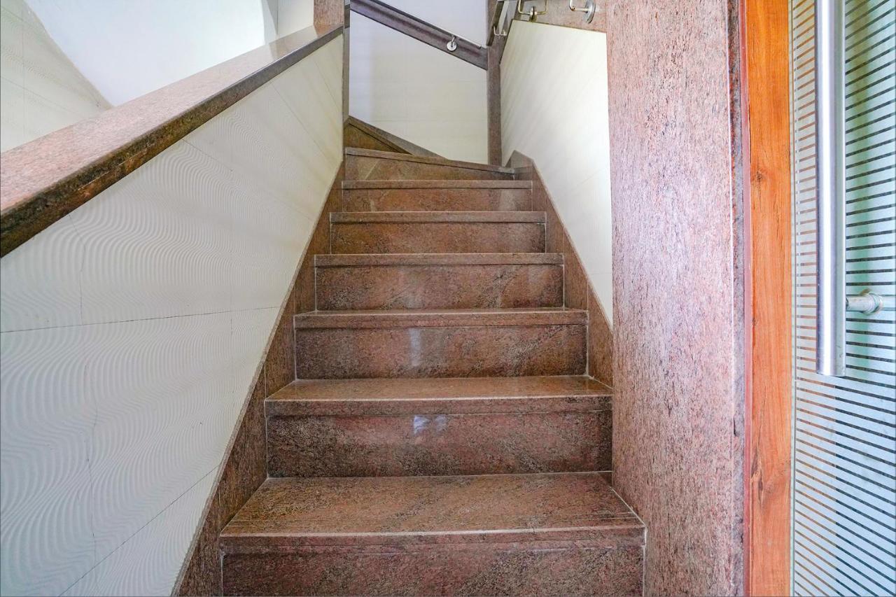 Fabexpress Colaba Grand Hotel Mumbai Bagian luar foto